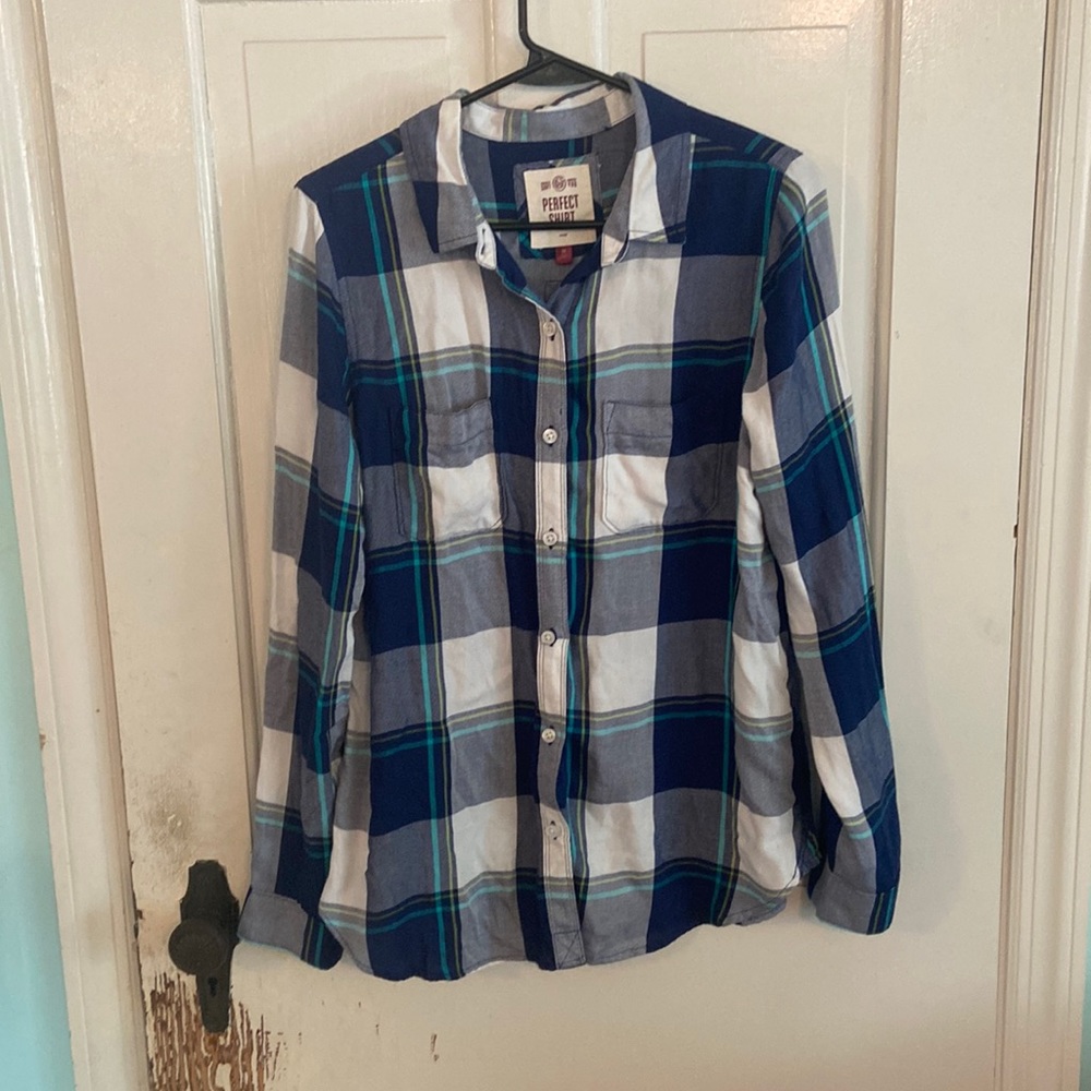 So blue flannel shirt